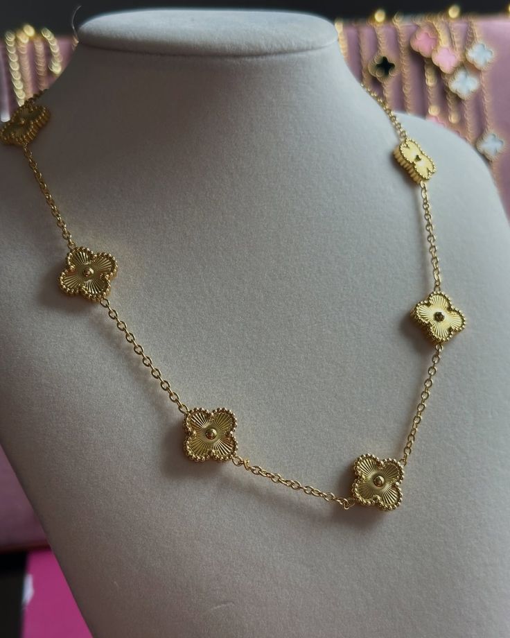 Golden Clover Necklace - Elegant Good Luck Pendant | Cevia Jewellery