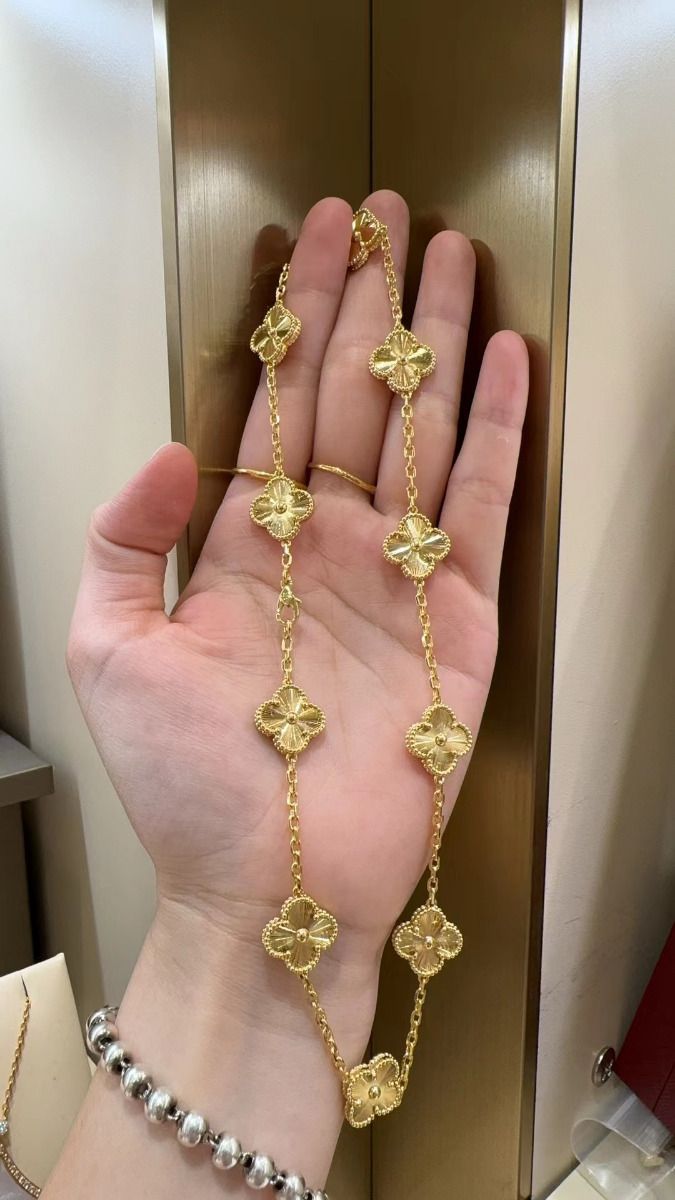 Golden Clover Necklace - Elegant Good Luck Pendant | Cevia Jewellery