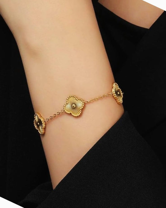 Golden Clover Bracelet - Elegant Good Luck Charm | Cevia Jewellery