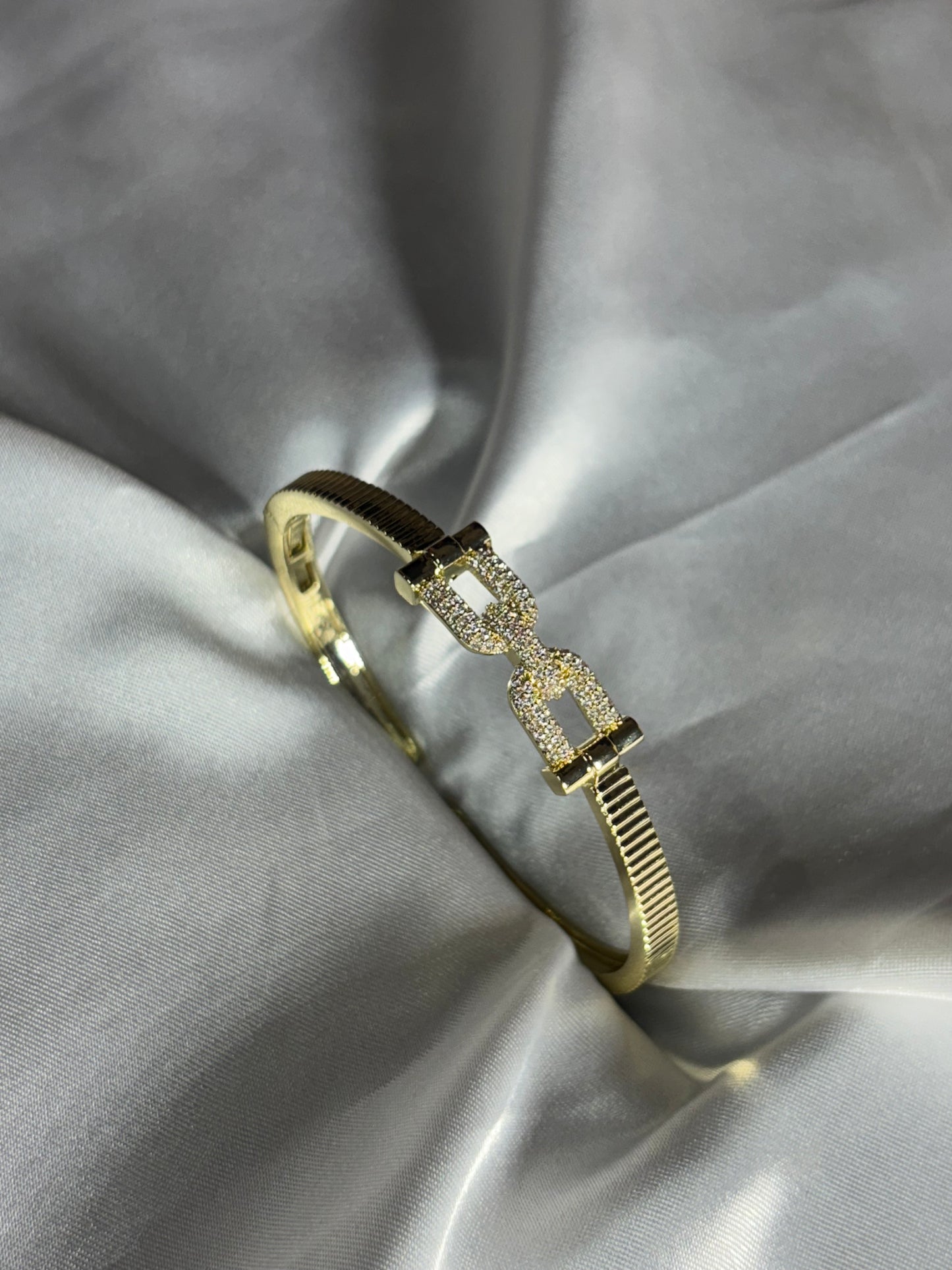 Rich Diamond Kada with Golden Look | Stylish Kada for Women