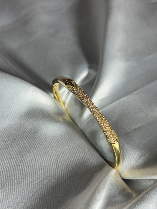 Rich Diamond Kada with Golden Look | Stylish Kada for Women